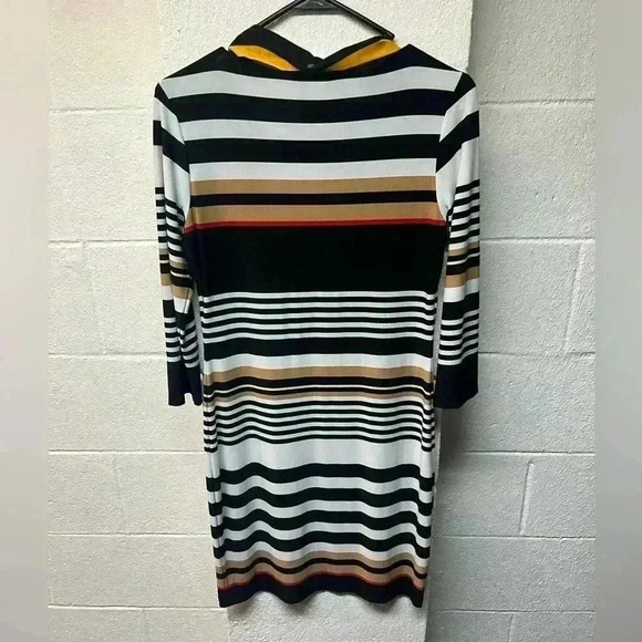 Bisou Bisou body con dress - Picture 2 of 3